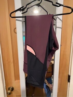 Zyia black/plum leggings